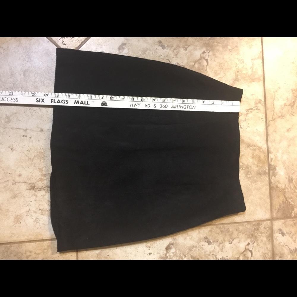 Black leather lined skirt size 6 - Picture 3 of 5